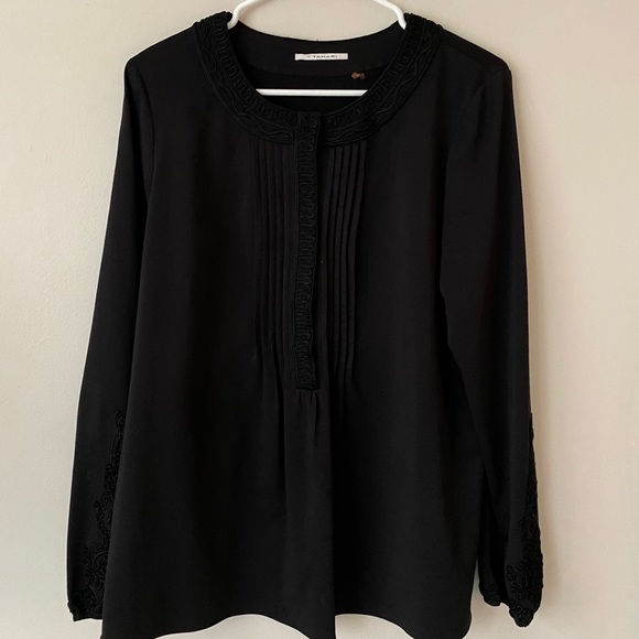 Tahari Black Blouse - Picture 3 of 7